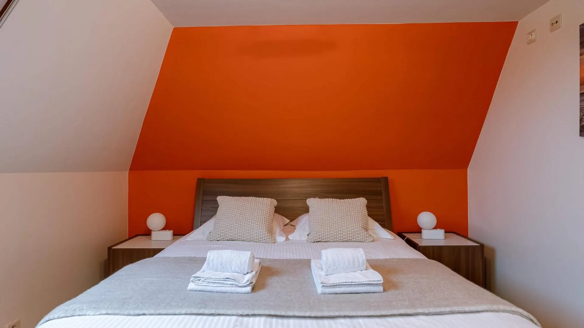 Huswell - Vacation Home Nearby The Beach With Parking Middelkerke Belgium
